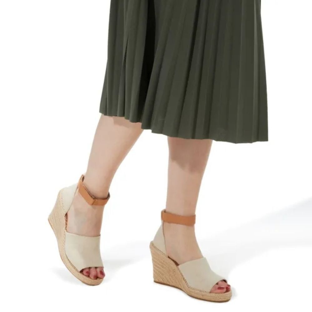 NINE WEST  WOMEN"S VCLN WEDGE OPEN TOE SANDALS